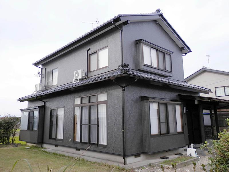 滑川市の外壁工事 金属サイディングでスタイリッシュモダンに生まれ変わりました ガイソー富山店