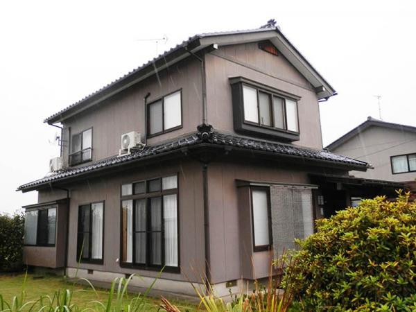 滑川市の外壁工事 金属サイディングでスタイリッシュモダンに生まれ変わりました ガイソー富山店