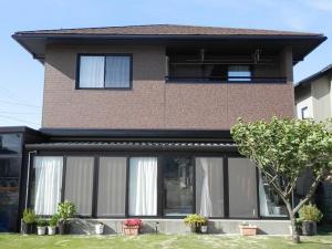 黒部市の外壁塗装・部分金属サイディング工事　無機リッチトーンで陰影の美しい仕上がりに！