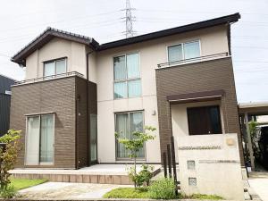 富山市の外壁塗装　10年保証付の最上級の無機・有機ハイブリッド塗料が紫外線や風雨などから長期間建物を守り続けます！