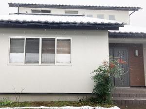 外壁塗装工事 今回施工しました「ガイソーウォールフッ素4FⅡ」は超高耐候性を有しており塗替えに最適なフッ素塗料です！
