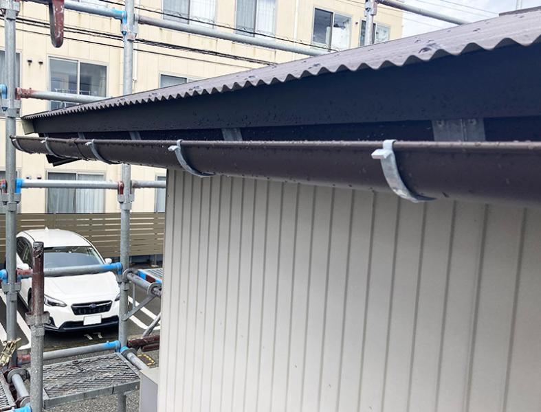 車庫屋根葺き替え、雨樋交換、洗面化粧台交換　