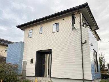 富山市の外壁塗装工事 3色の塗料で爽やかな外観にイメージUP!