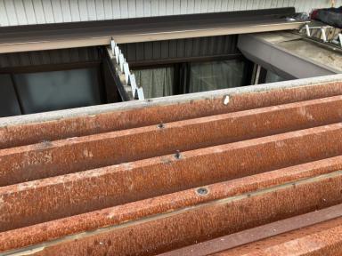 折半屋根の葺き替えもお任せください♩